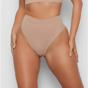 NEW SKIMS  Seamless Sculpt Mid Waist Thong Size XL